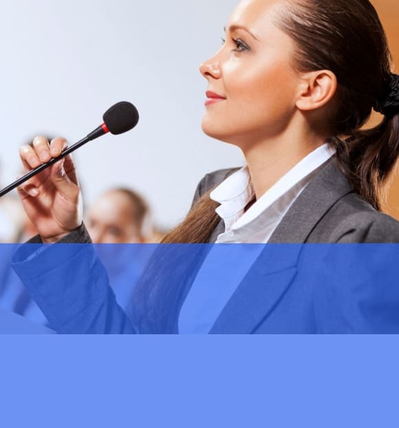 img-woman-speaker-counter